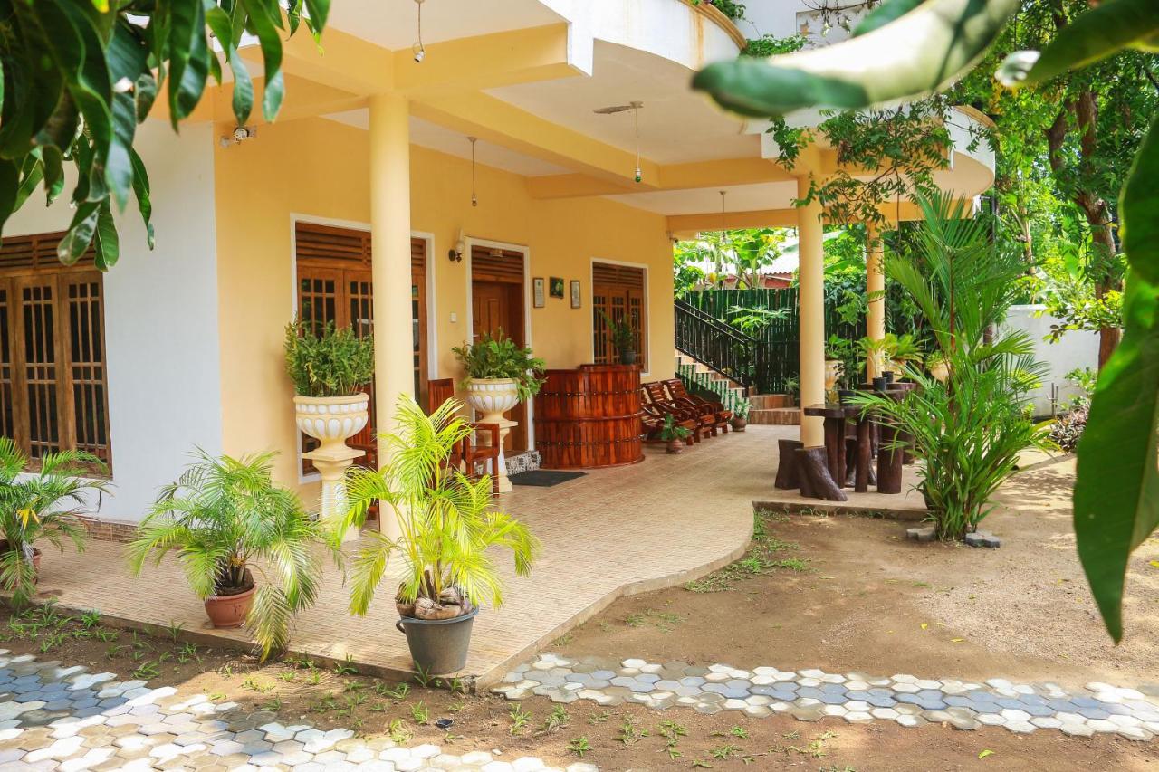 Castle Resort Yala Tissamaharama Exteriör bild
